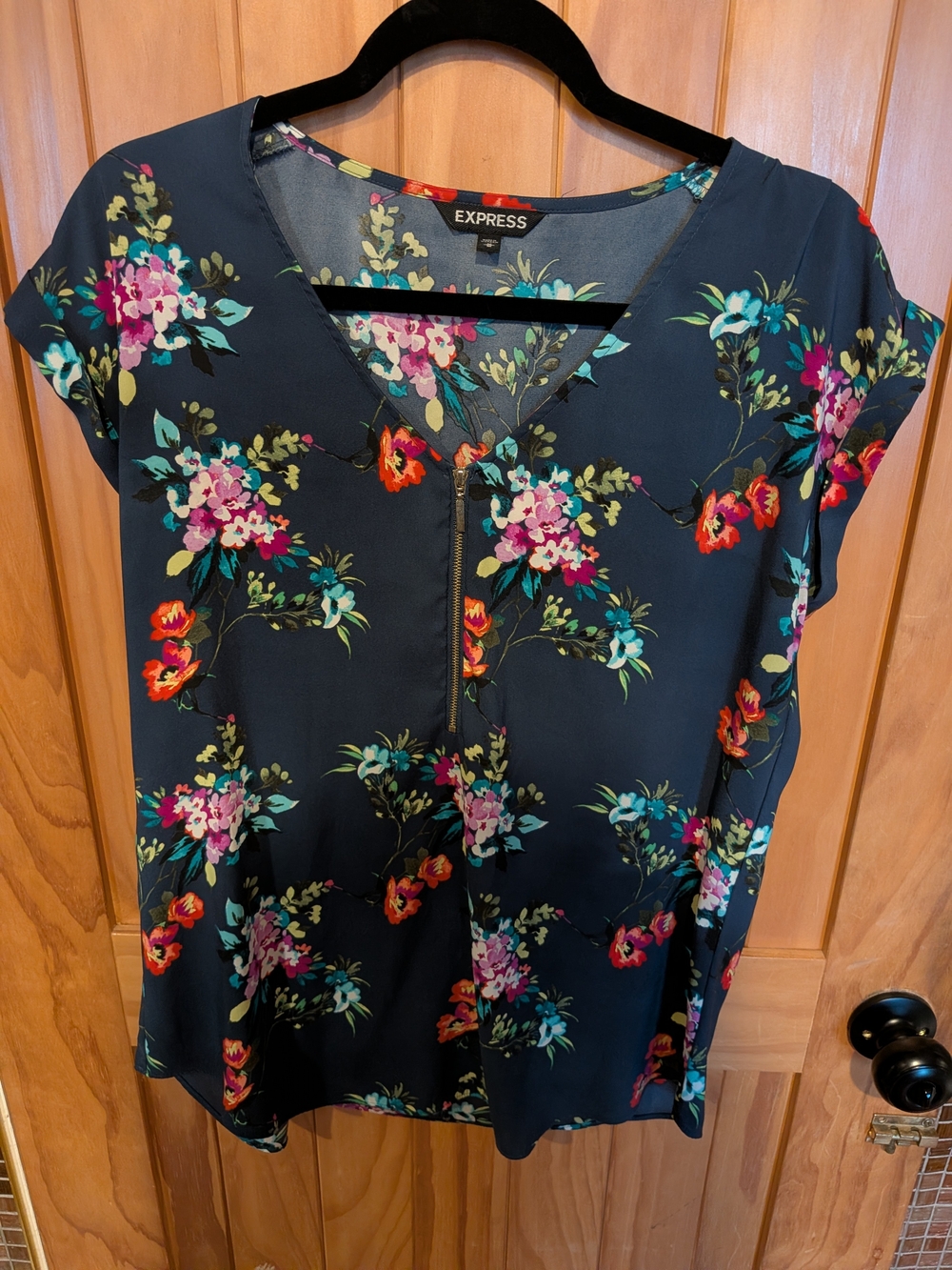Express Floral V-Neck Blouse With Zipper in Navy with Multicolor Blooms Size Med